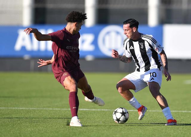 关于切尔西有意引进尤文图斯前锋,重组进攻线的信息 关于切尔西有意引进尤文图斯前锋,重组进攻线的信息