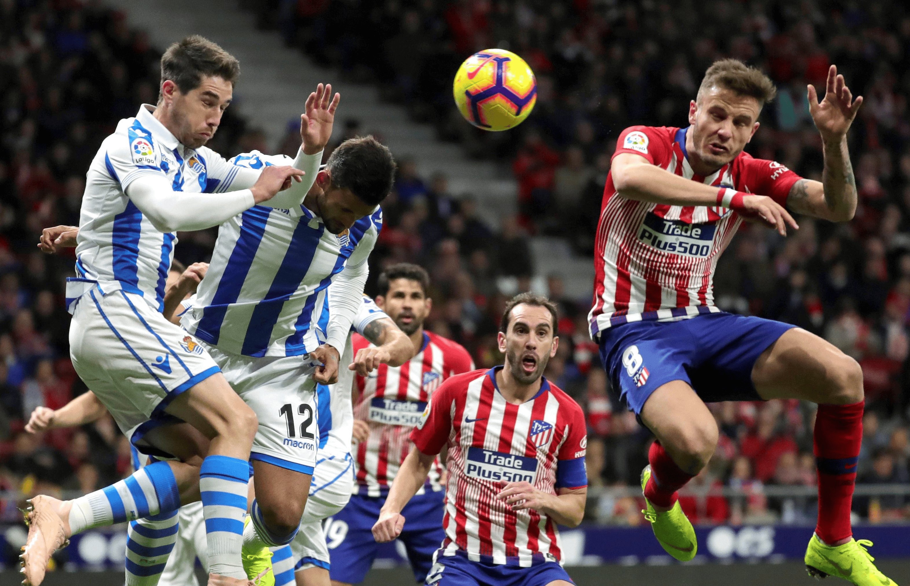 皇马豪取胜仗,成功晋级淘汰赛 皇马豪取胜仗,成功晋级淘汰赛