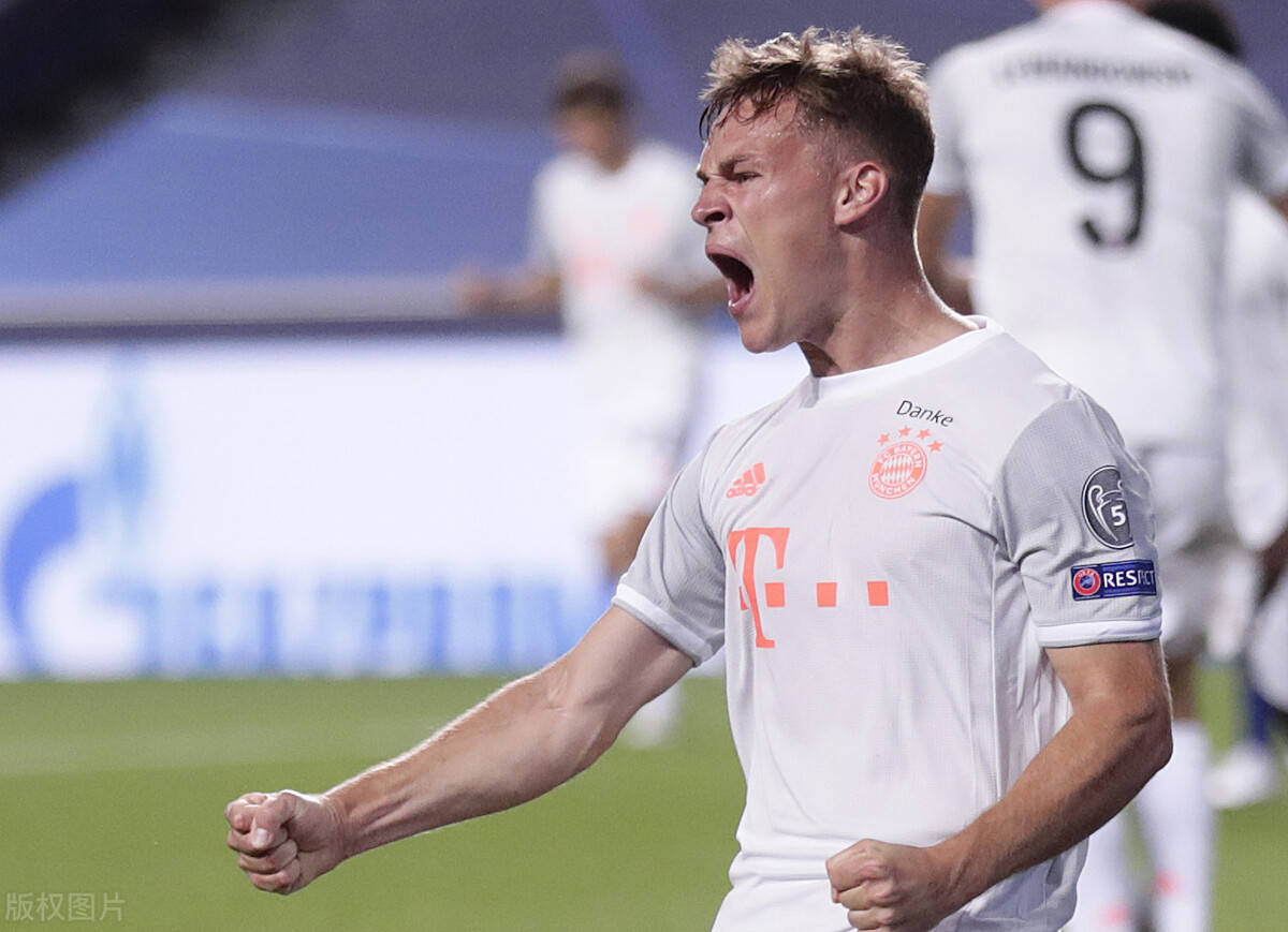 卢森堡队众将沉浸在胜利喜悦中 卢森堡队众将沉浸在胜利喜悦中