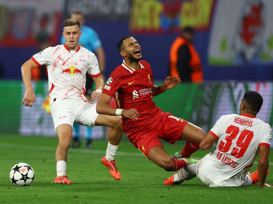 关于莱比锡遭遇利物浦压力,淘汰赛前景堪忧的信息 关于莱比锡遭遇利物浦压力,淘汰赛前景堪忧的信息