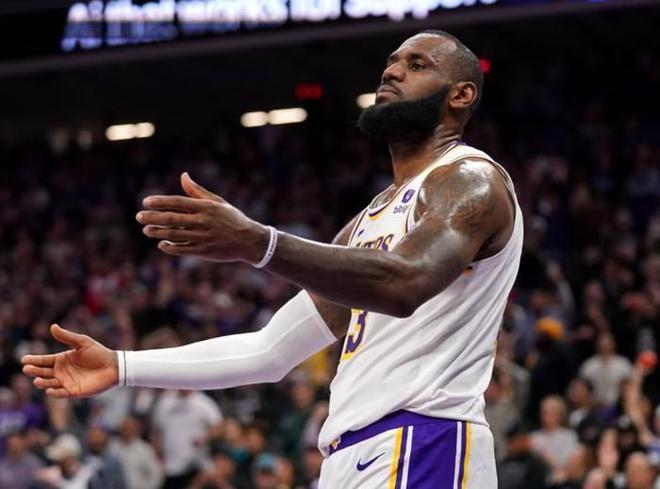 克罗托内主场告捷,豪取三连胜 克罗托内主场告捷,豪取三连胜