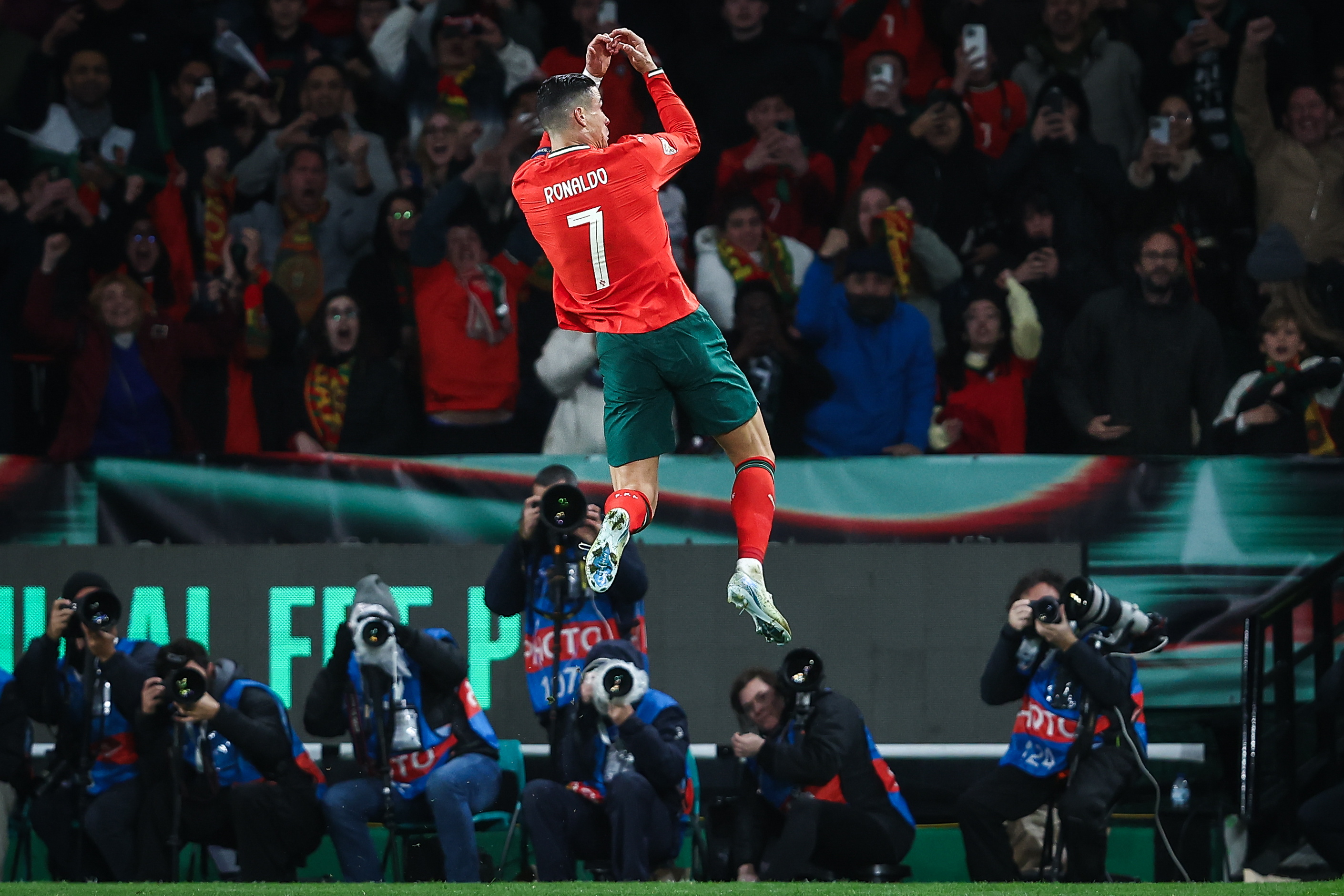 葡萄牙将会对阵英格兰 葡萄牙将会对阵英格兰