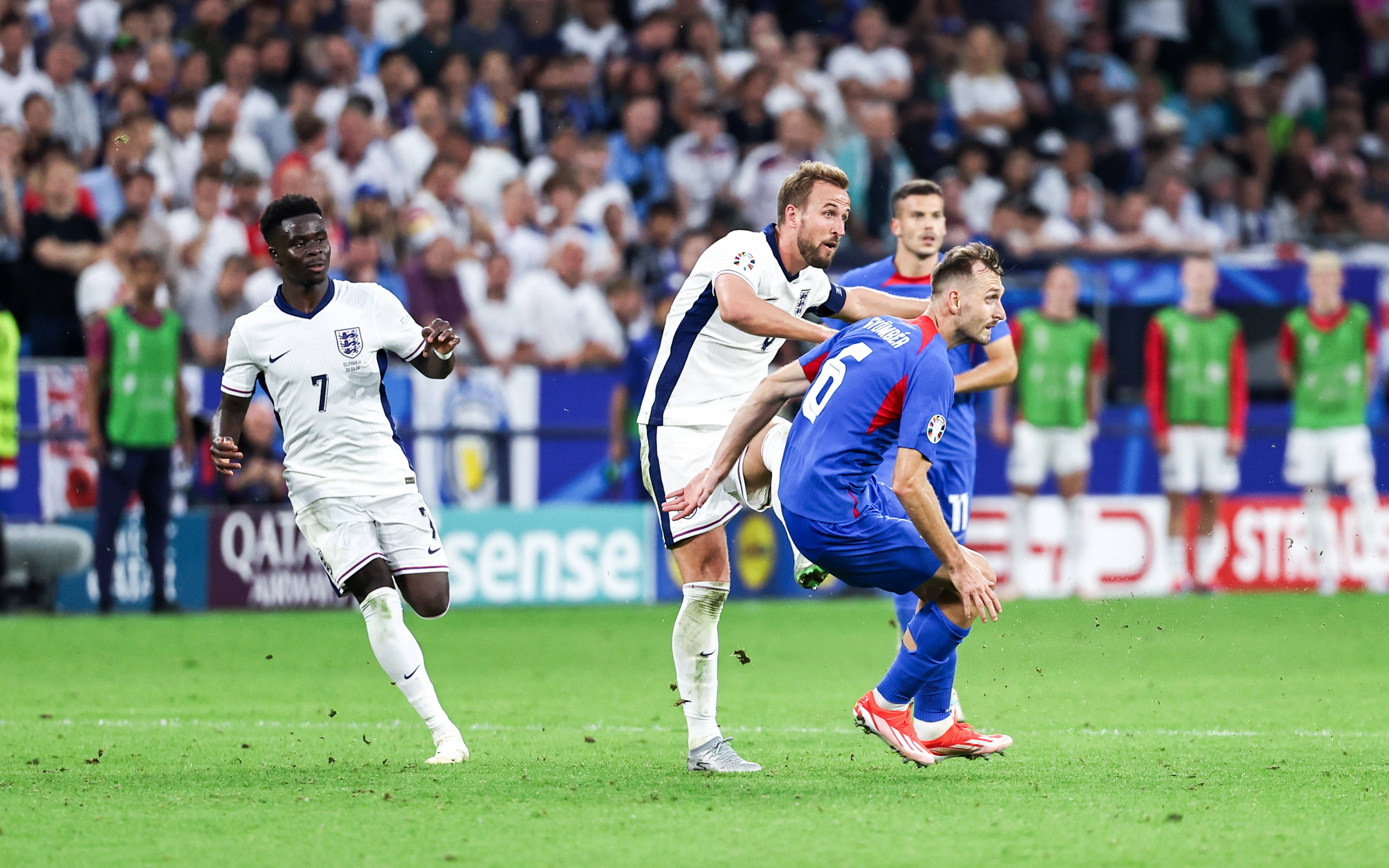 激战再现!欧洲足球传统盛事各路强队角逐的简单介绍 激战再现!欧洲足球传统盛事各路强队角逐的简单介绍