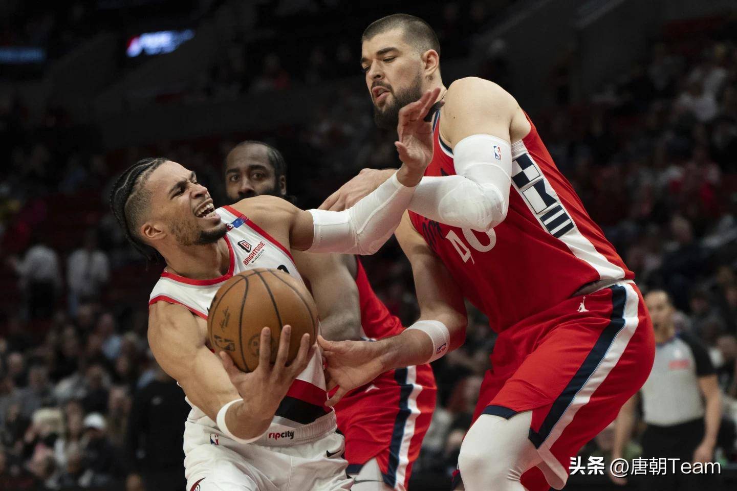 开拓者遭遇防守瓶颈,面临险境 开拓者遭遇防守瓶颈,面临险境