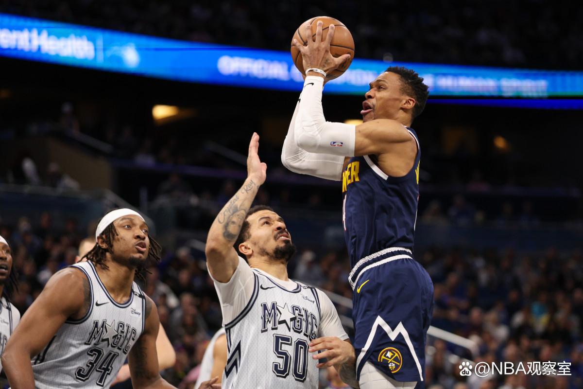 勇士再战掘金韦少带领士兵前往战场 勇士再战掘金韦少带领士兵前往战场