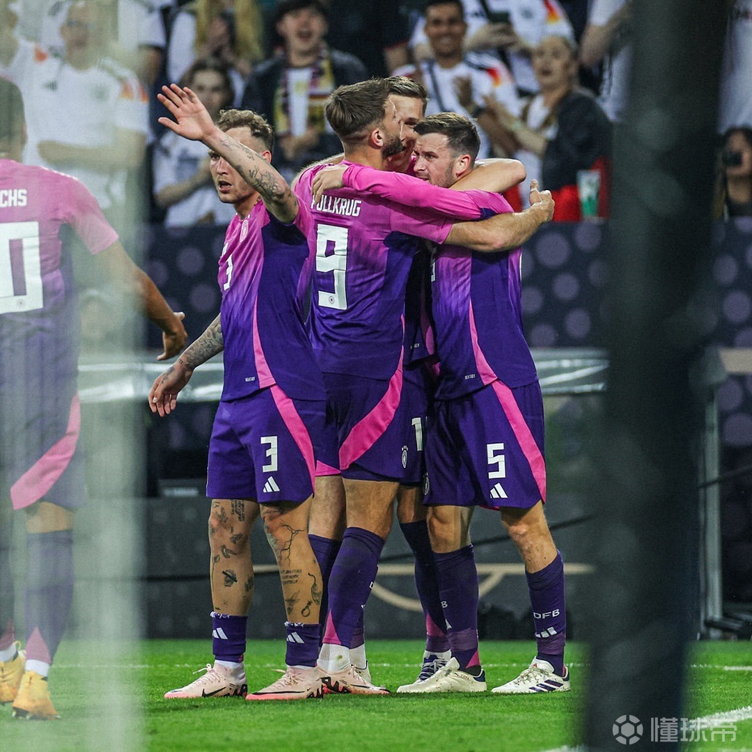 德国国家队在比赛中遭遇困难 德国国家队在比赛中遭遇困难