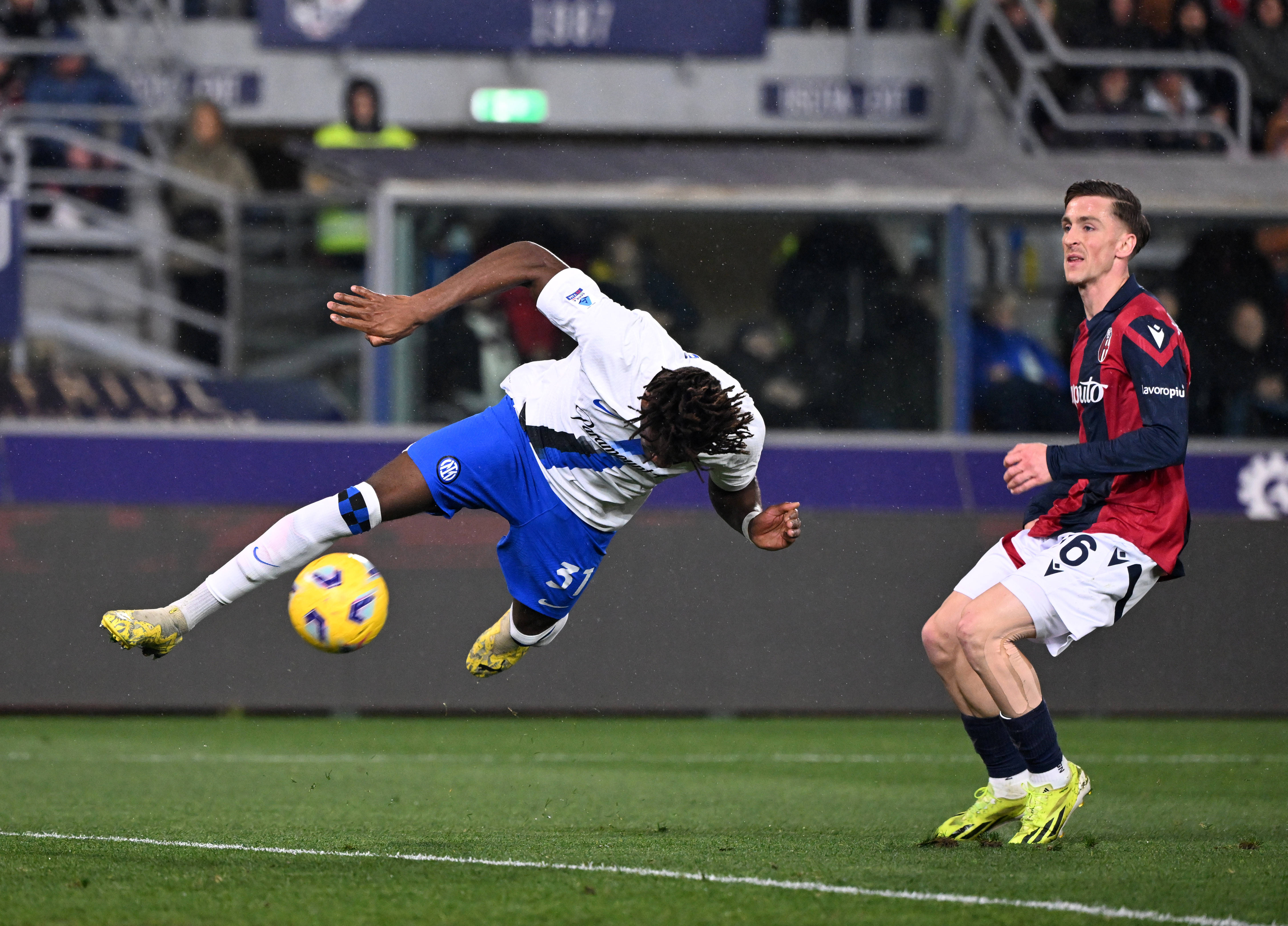 AC米兰战术调整得当,成功限制对手进攻 AC米兰战术调整得当,成功限制对手进攻