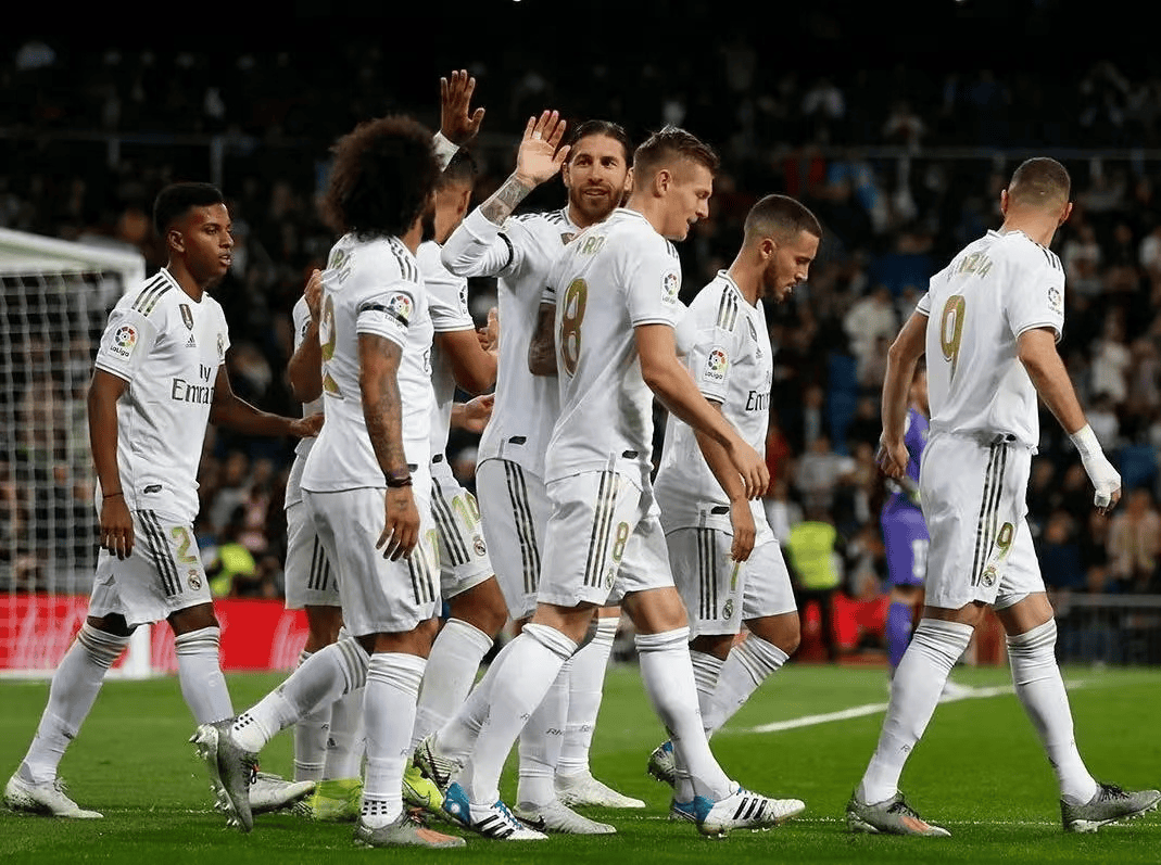 皇马大胜毕尔巴鄂,继续稳坐积分榜榜首 皇马大胜毕尔巴鄂,继续稳坐积分榜榜首