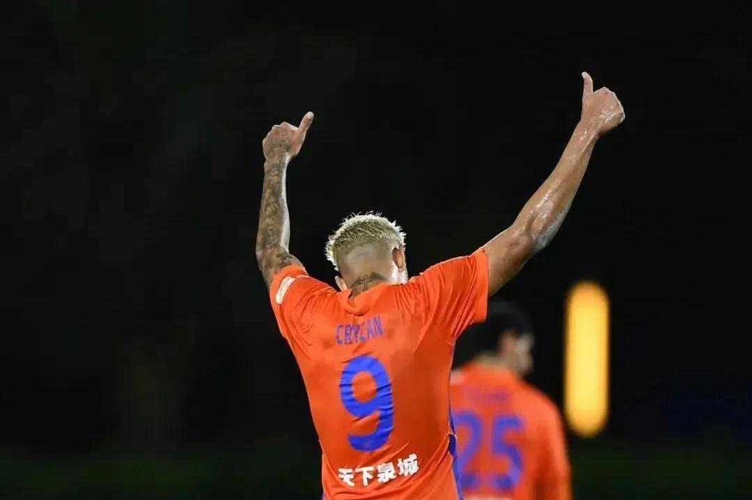 展望:上港备战亚冠,冲刺在足球赛场上 展望:上港备战亚冠,冲刺在足球赛场上