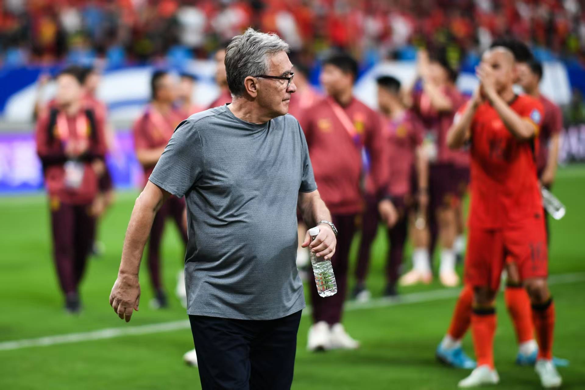 开云下载-球队主帅战术大变化，引发球迷猜想纷纷