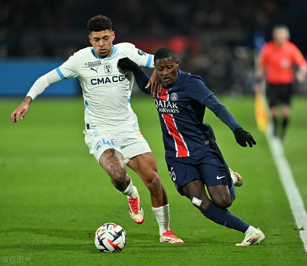 巴黎圣日耳曼功亏一篑,法甲夺冠前景稍显暗淡 巴黎圣日耳曼功亏一篑,法甲夺冠前景稍显暗淡