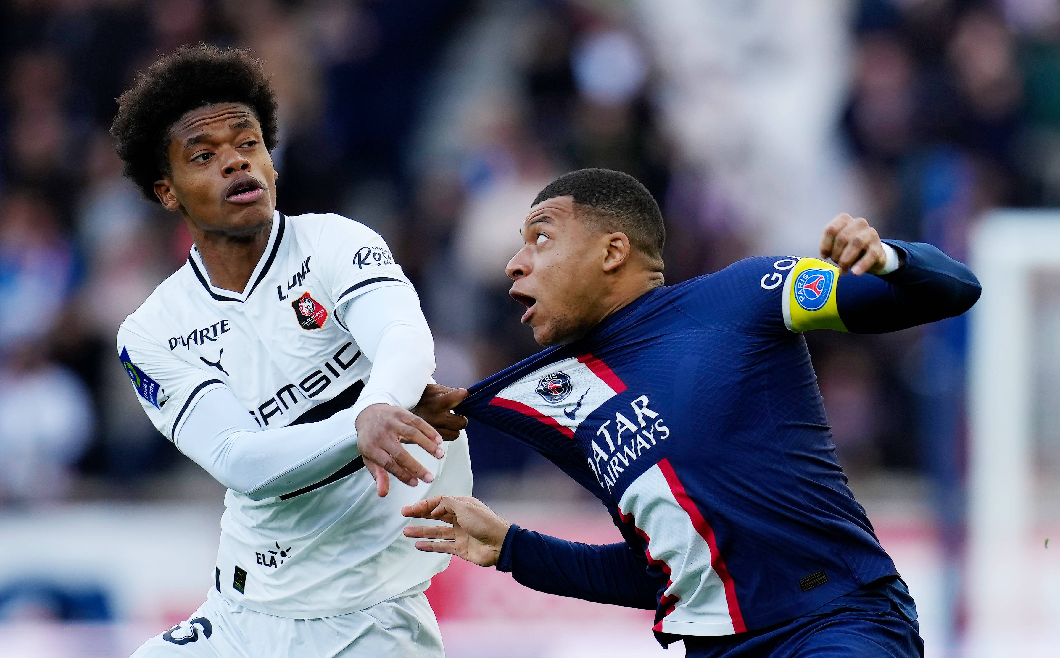 巴黎圣日耳曼功亏一篑,法甲夺冠前景稍显暗淡 巴黎圣日耳曼功亏一篑,法甲夺冠前景稍显暗淡