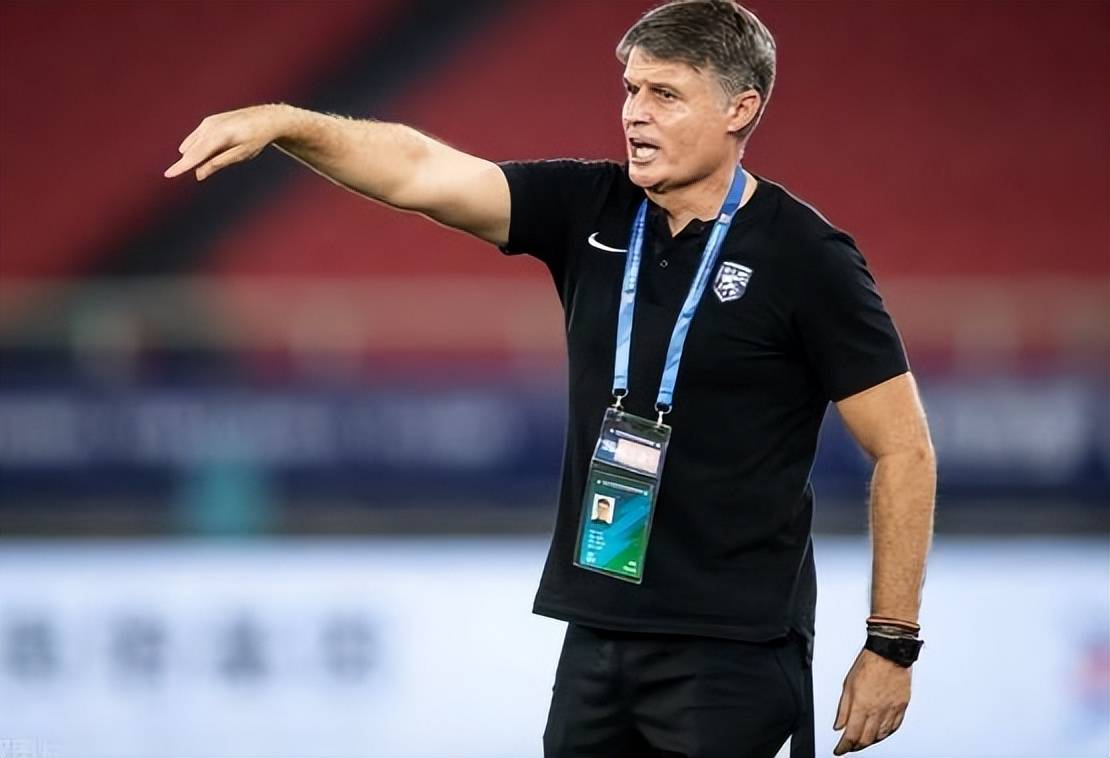 开云体育官方网站-包含欧本球队主帅赞赏球员团结协作精神的词条