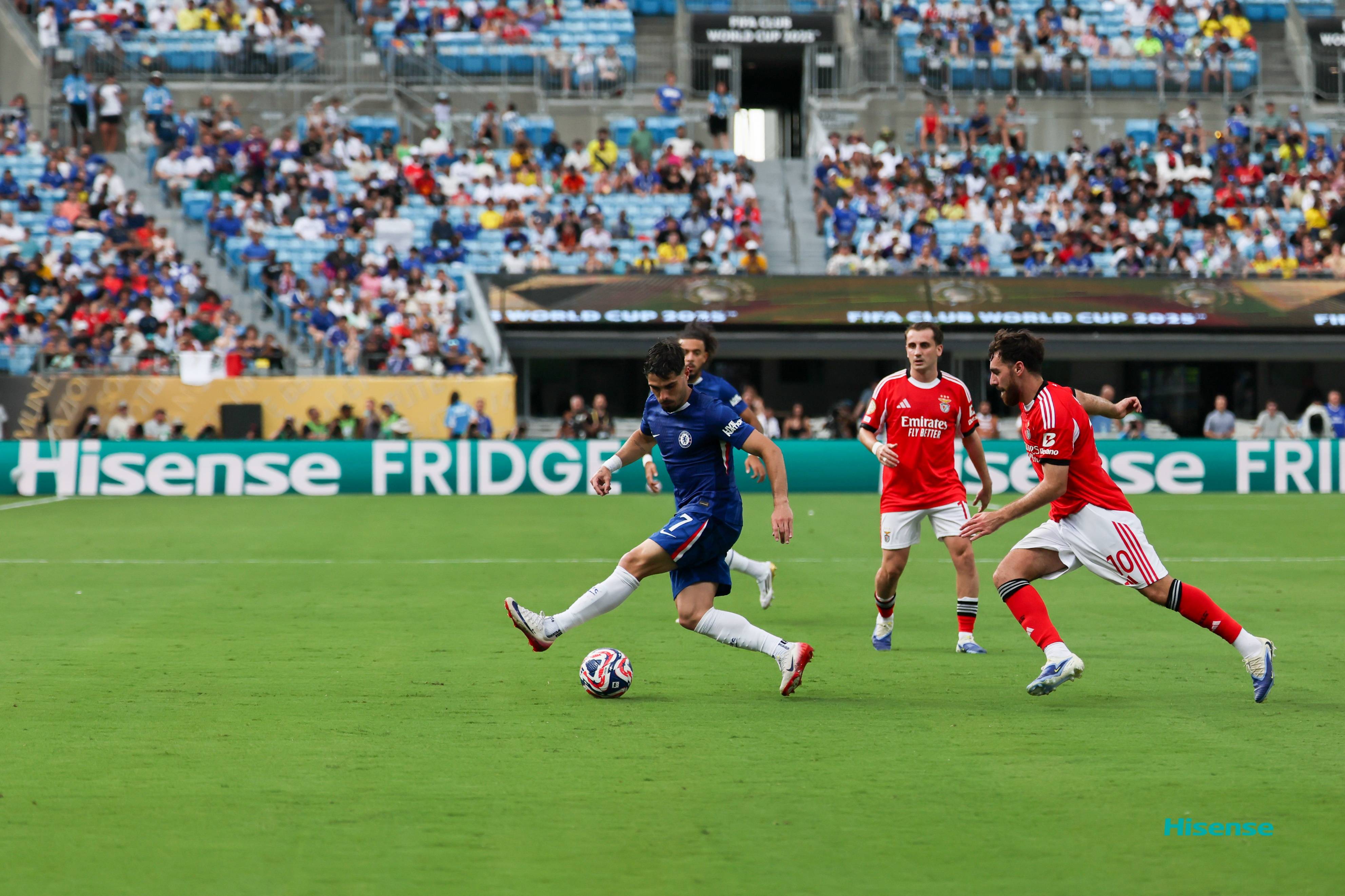 切尔西锋线进攻火力强大,创造进球奇迹 切尔西锋线进攻火力强大,创造进球奇迹