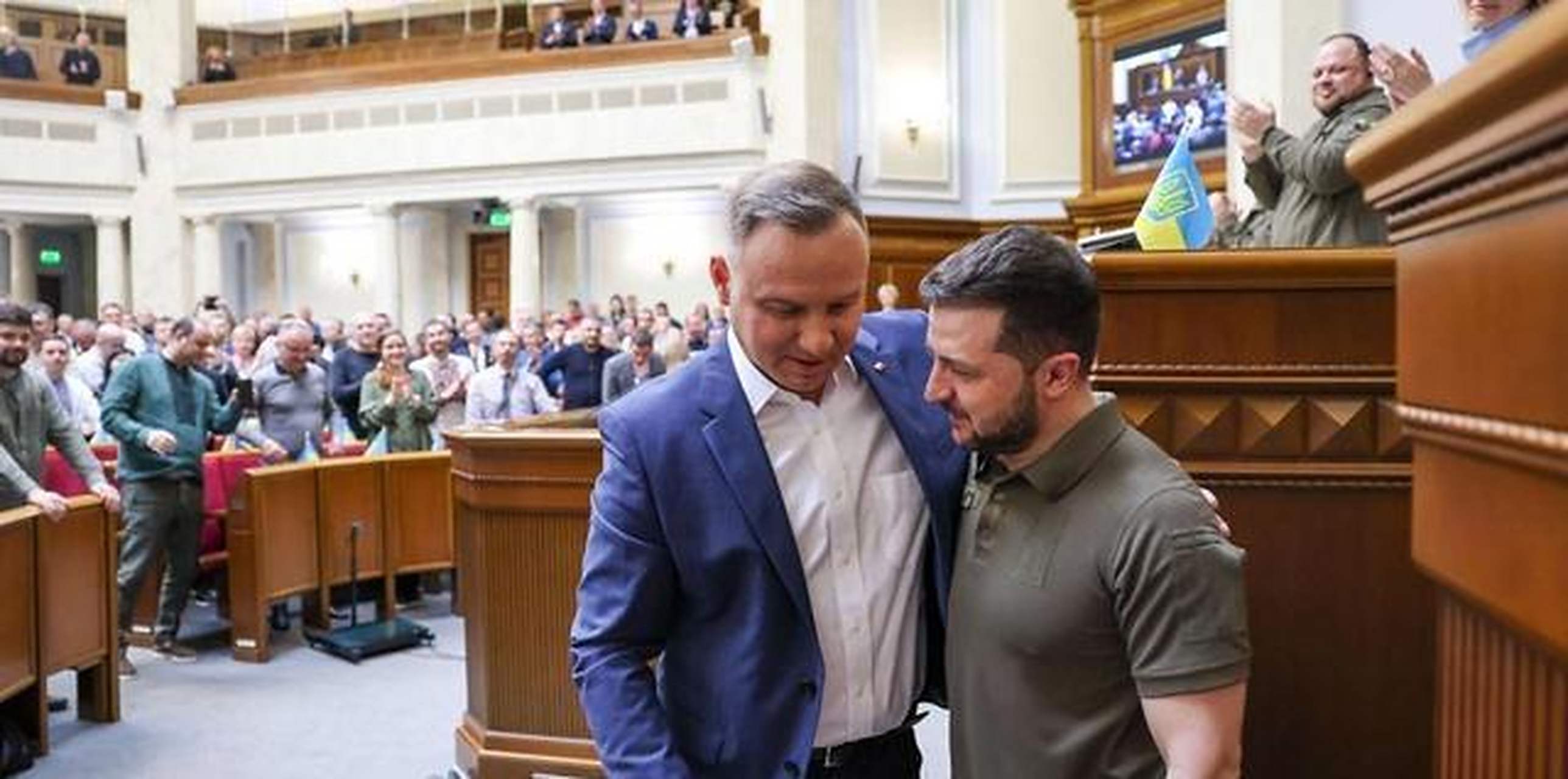 开云APP-波兰战胜乌克兰，晋级淘汰赛与手碰手