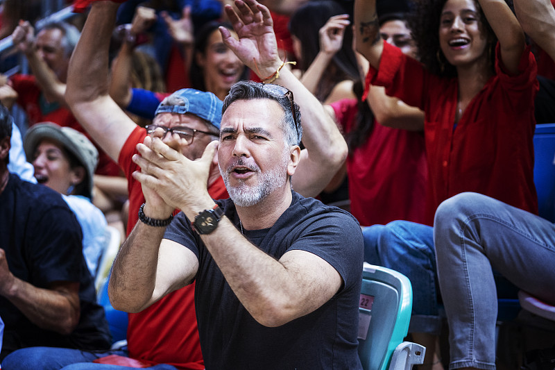 开云体育入口-足球赛季开始后，球迷们非常兴奋