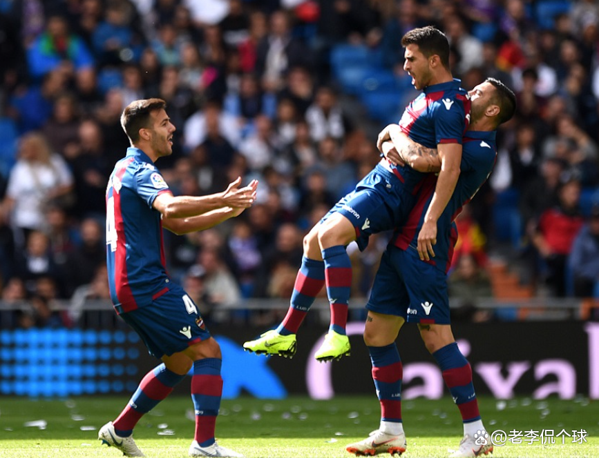 开云体育在线-西甲豪门争霸激烈，各队战术不同