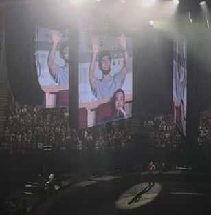 包含英格兰击败斯洛伐克，备受瞩目的比赛引发观众热议的词条