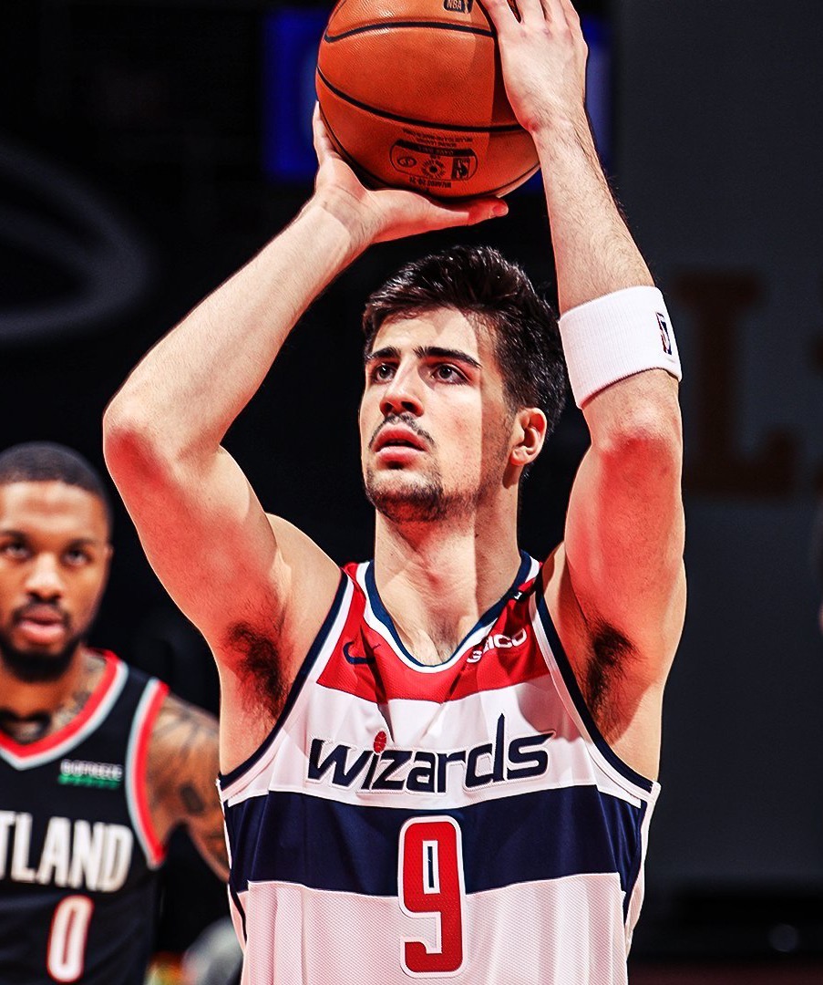 尼克斯临场告捷，弗兰克四分球愣住绝对实践告败