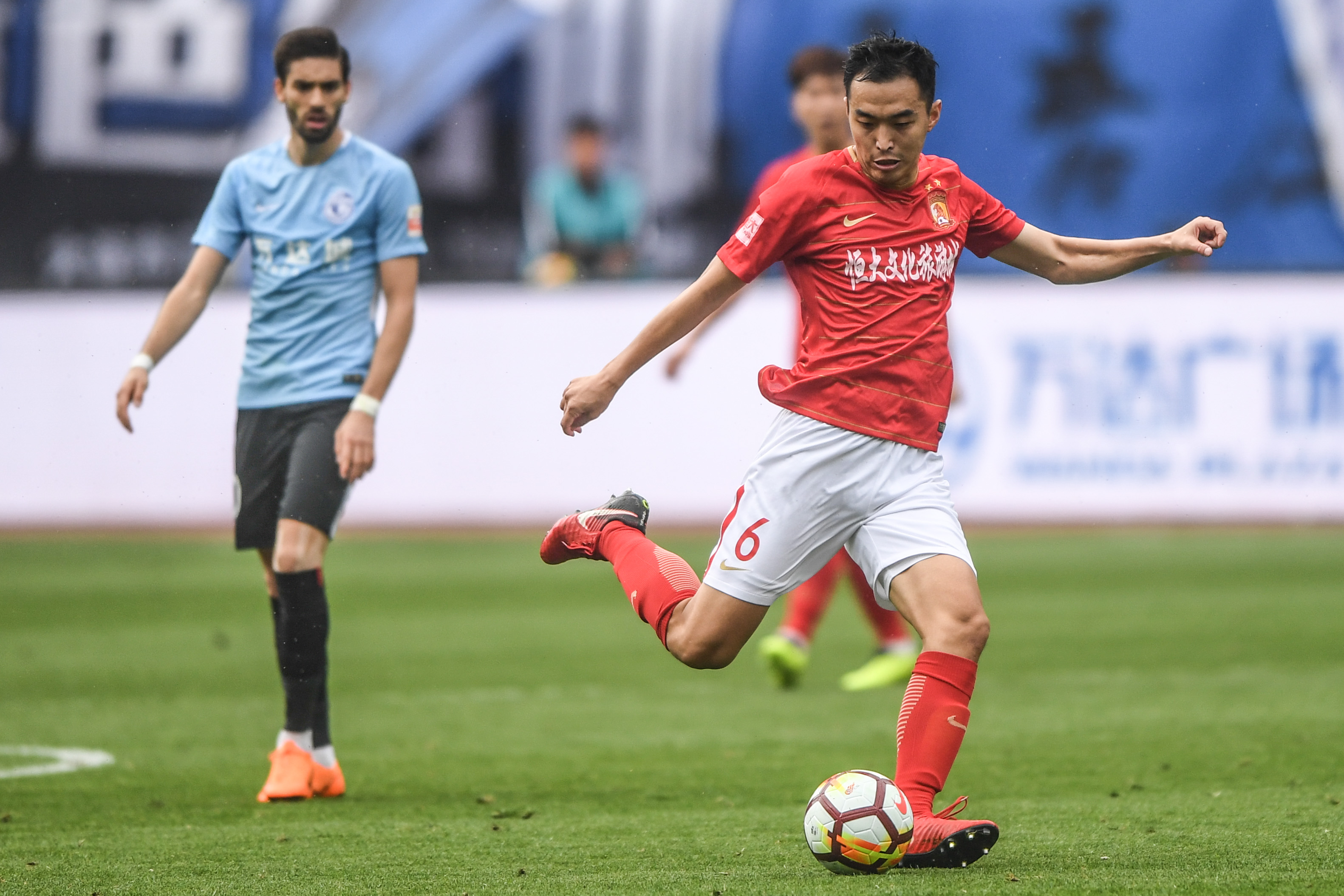 广州恒大客战压力山大，冲击三连胜的简单介绍