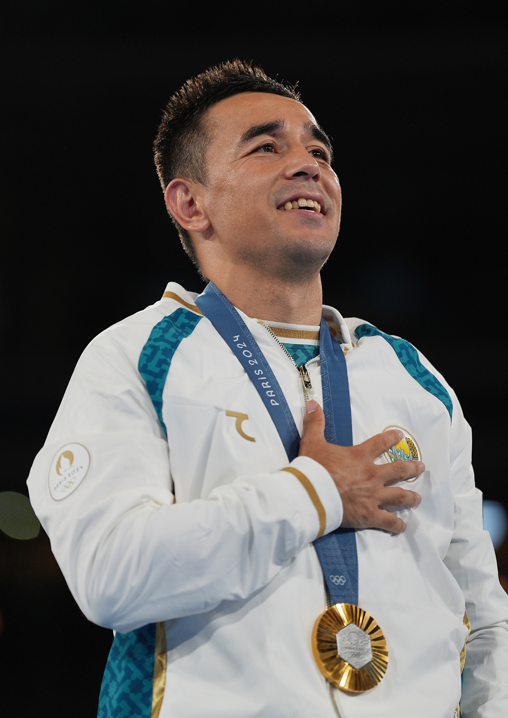 俄罗斯拳击选手奋力一搏，稳守领先的简单介绍