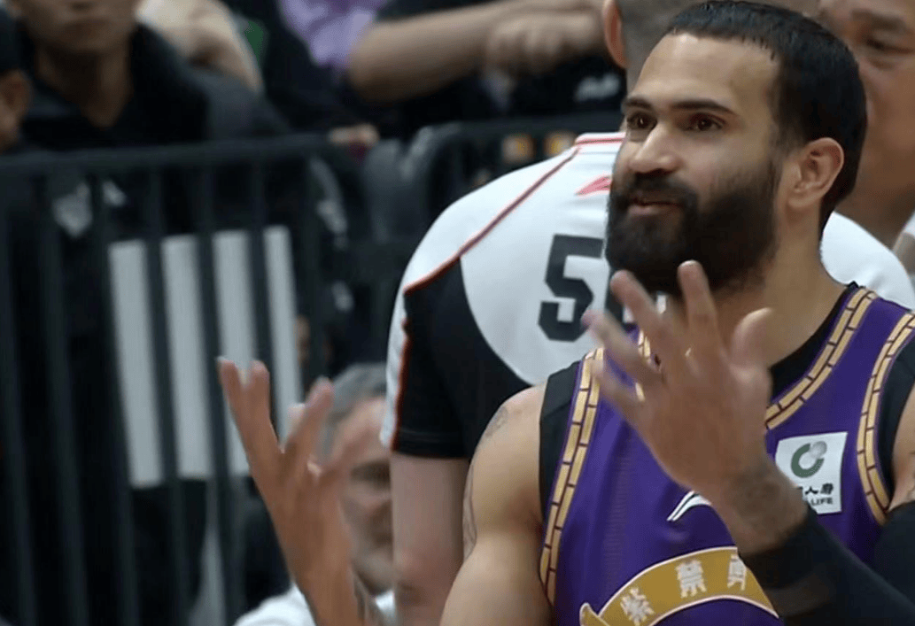 球员个人技巧在比赛中得到了充分展现 球员个人技巧在比赛中得到了充分展现