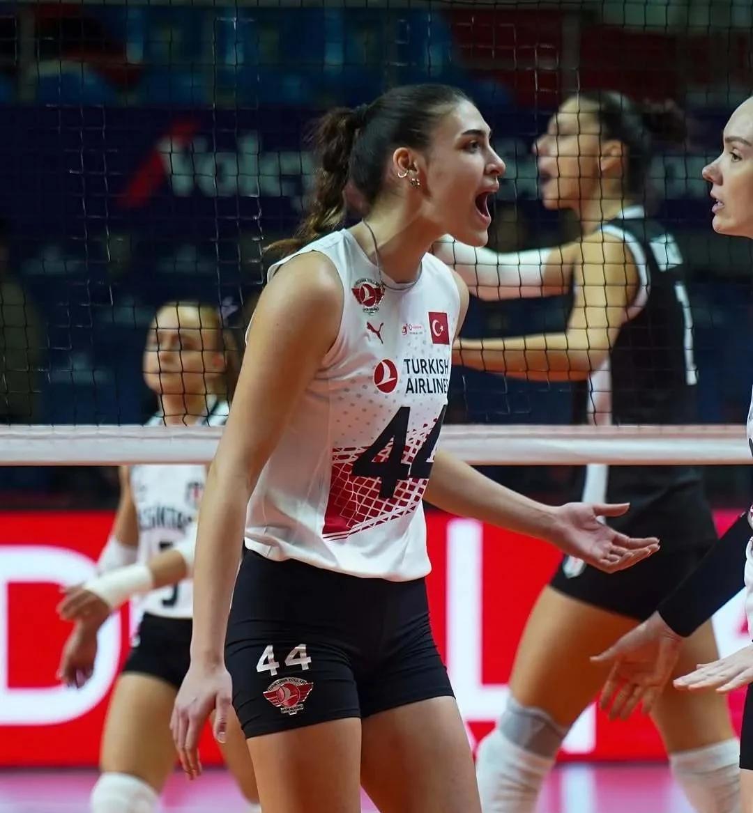 土耳其国家队胜出晋级下一轮 土耳其国家队胜出晋级下一轮