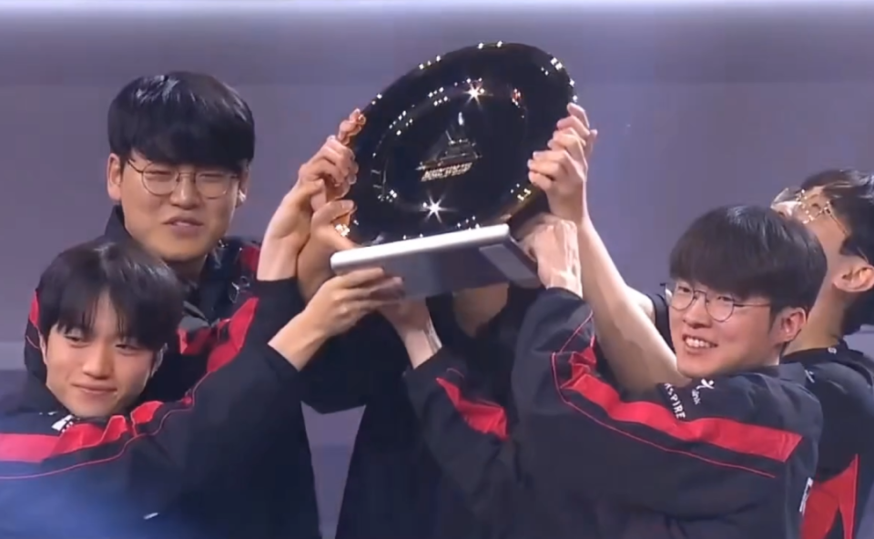 包含TES翻盘V5,Faker线上压制力十足顶尖较量入围赛,强势挺进下一轮的词条 包含TES翻盘V5,Faker线上压制力十足顶尖较量入围赛,强势挺进下一轮的词条