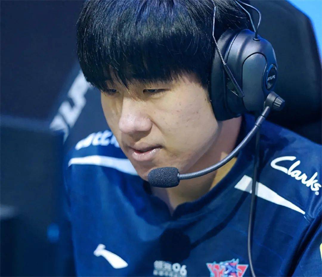 开云体育APP下载-EDG鏖战GEN，ShowMaker开启传奇时刻宿命之战淘汰赛，技惊四座