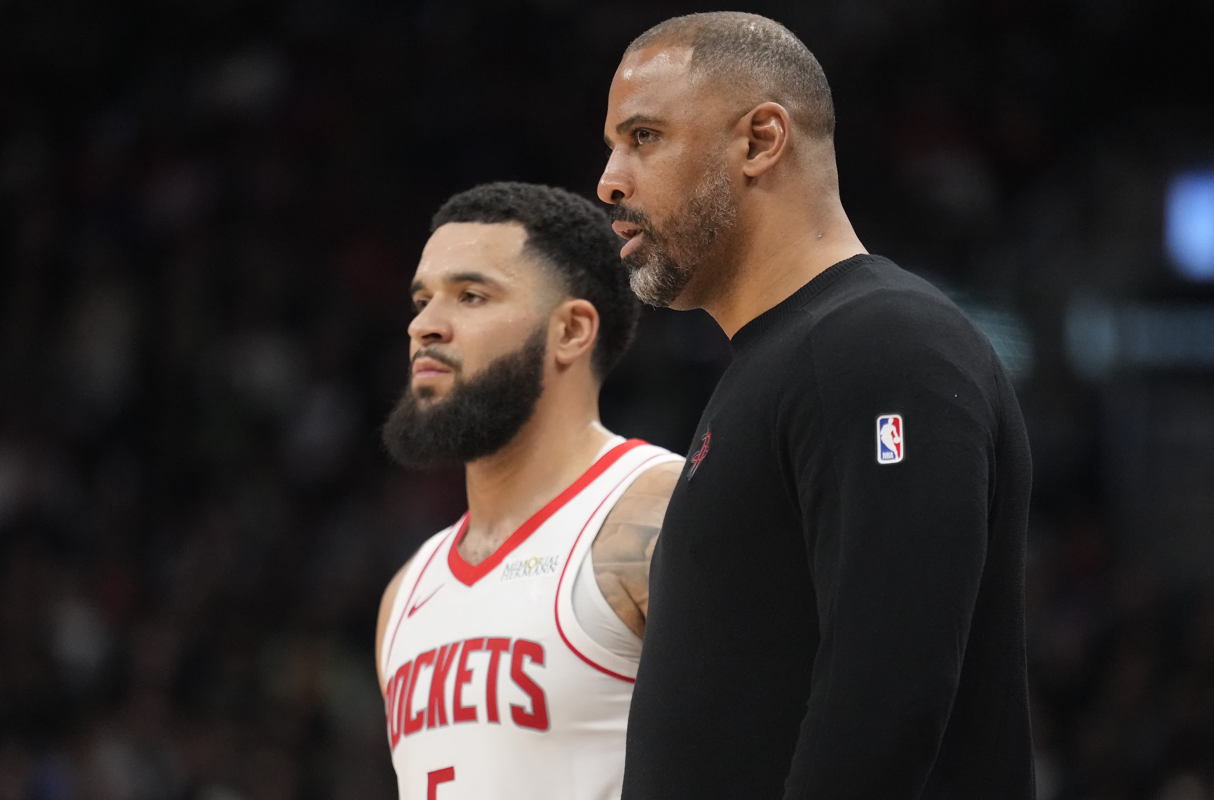 火箭队胜弃权获宽松政治庇护,心情愉悦击败独行侠队 火箭队胜弃权获宽松政治庇护,心情愉悦击败独行侠队