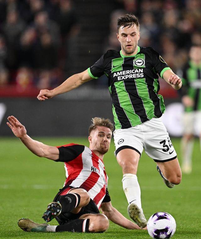 生猛后卫自摆乌龙球,扼杀球队反扑气势的简单介绍 生猛后卫自摆乌龙球,扼杀球队反扑气势的简单介绍