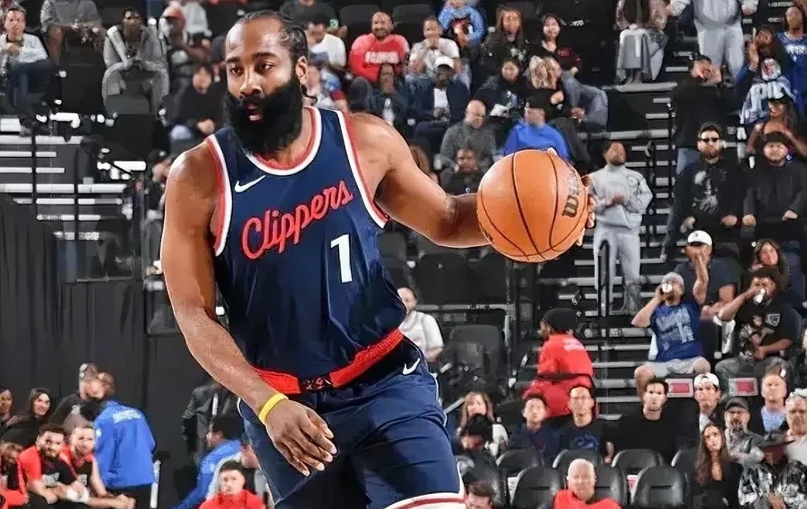 火箭客场击败太阳,哈登再度上演神奇表现 火箭客场击败太阳,哈登再度上演神奇表现