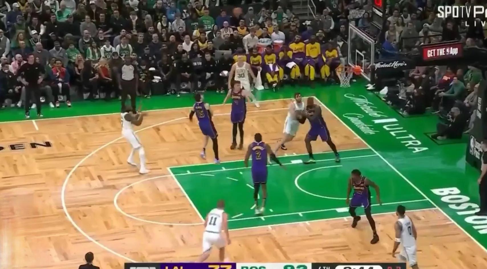 活塞队士气大振,连胜两场晋级下一轮比赛 活塞队士气大振,连胜两场晋级下一轮比赛