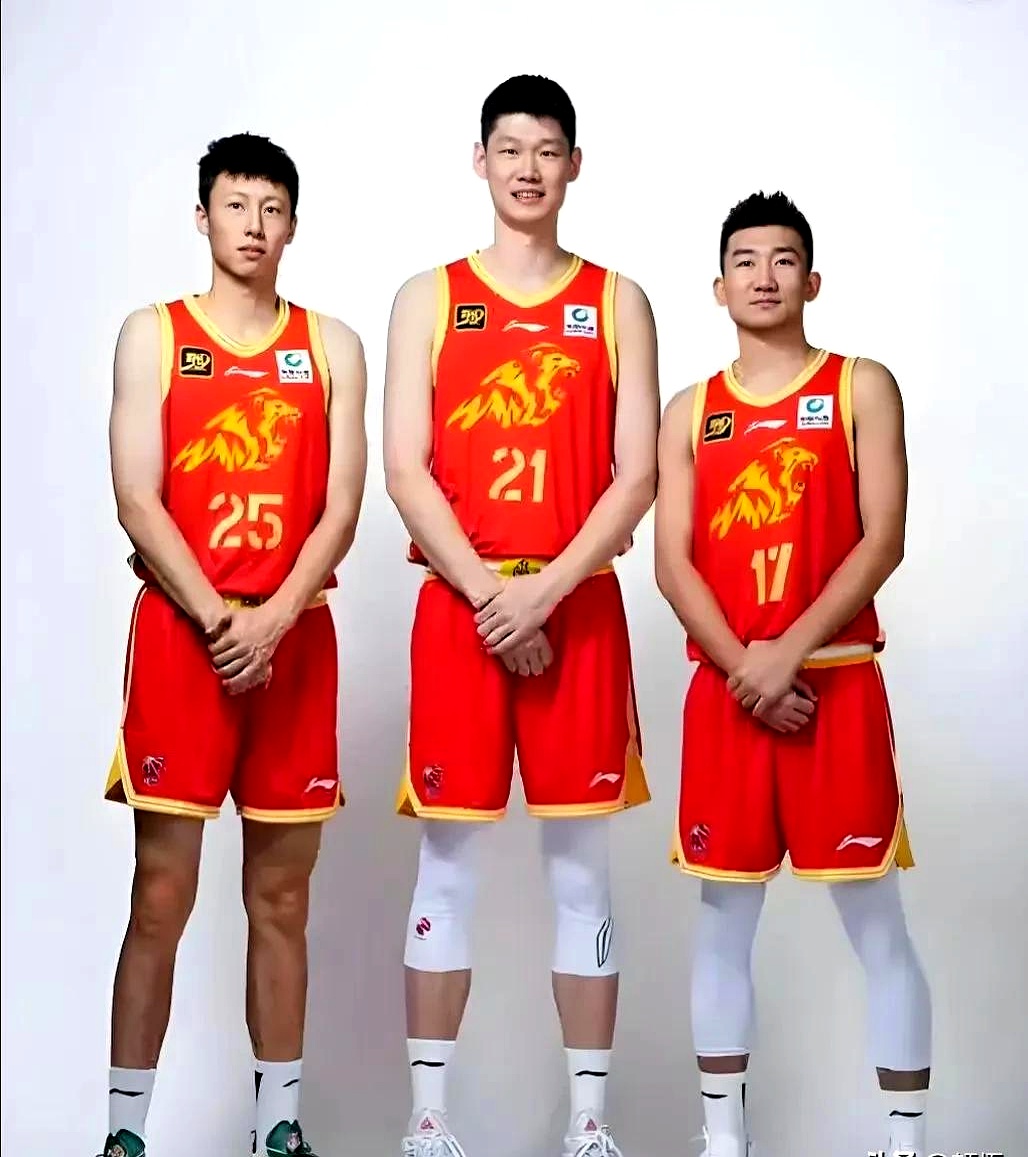 广东宏远击败对手,成功保持不败纪录 广东宏远击败对手,成功保持不败纪录