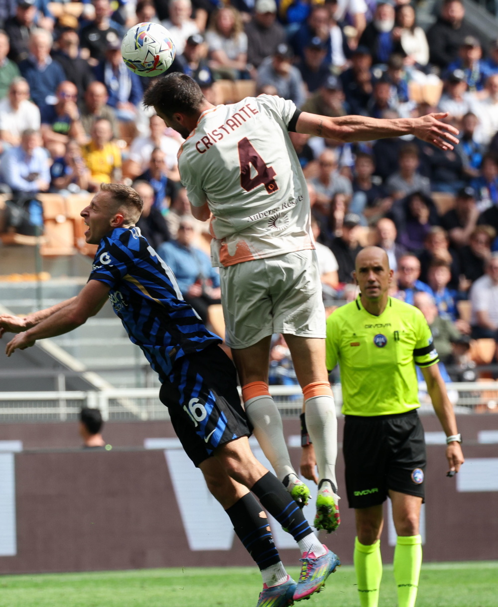 罗马队伤愈球员回归训练,备战下场大战 罗马队伤愈球员回归训练,备战下场大战