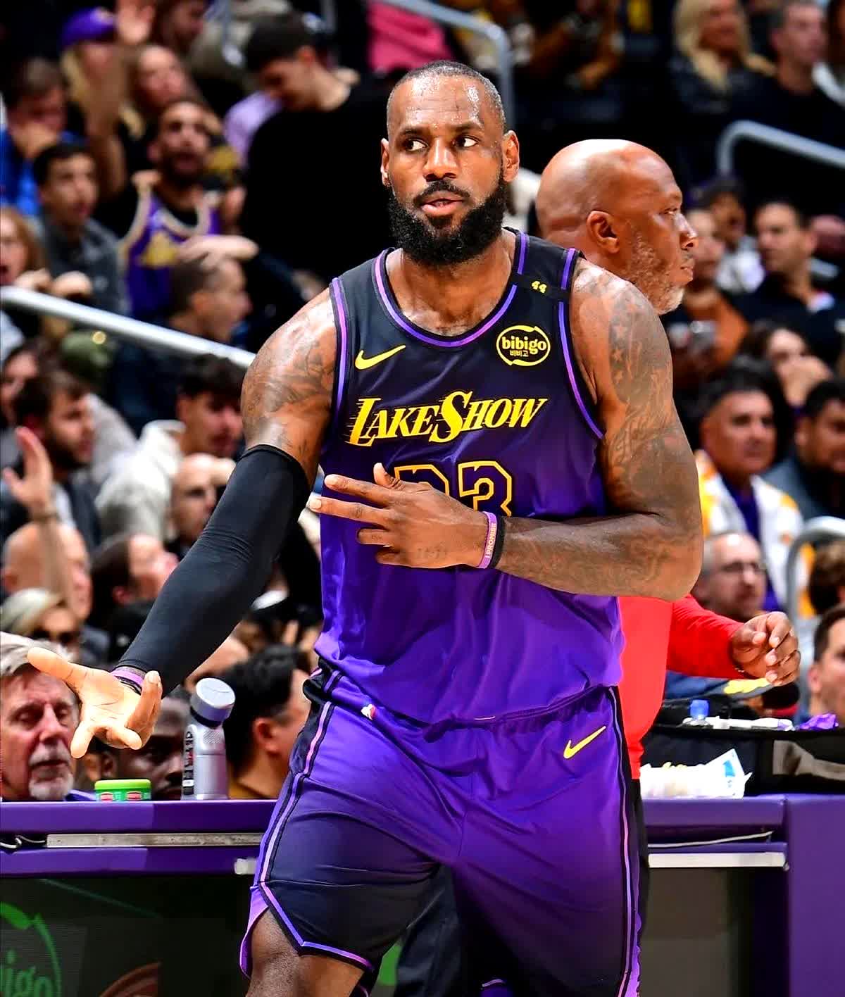 开云下载-湖人大胜独行侠，詹姆斯展现统治力的简单介绍