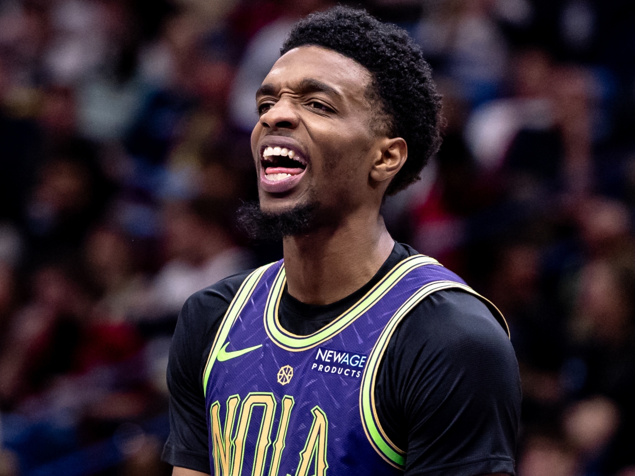 湖人队签下自由球员,球队深化内线实力 湖人队签下自由球员,球队深化内线实力