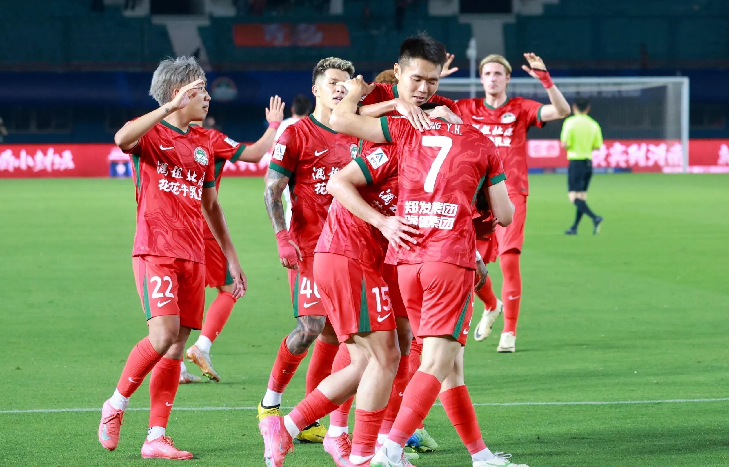 中国足球队在国际赛场创造历史 中国足球队在国际赛场创造历史