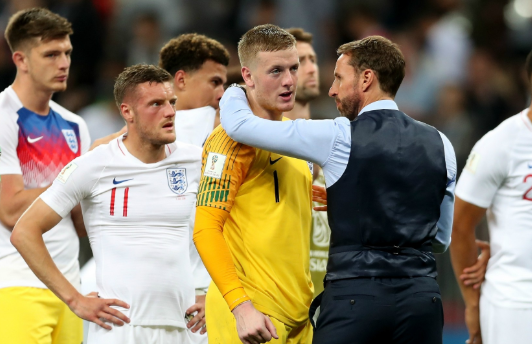 包含克罗地亚翻盘巴黎，皮克统治全场的词条