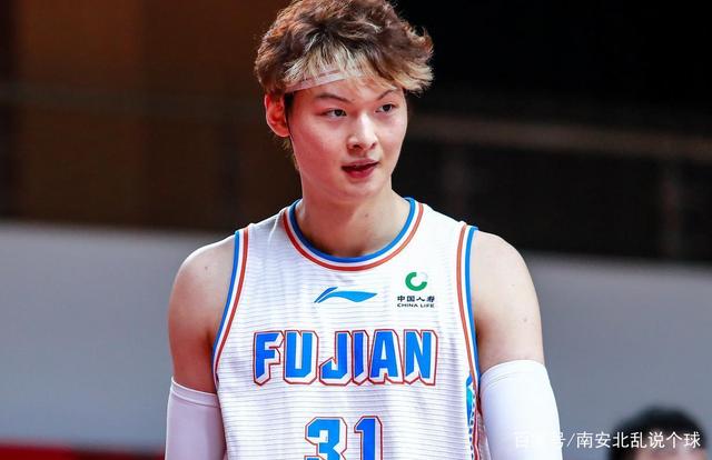 开云体育APP下载-魔术逆转深圳队，王哲林扛起全队