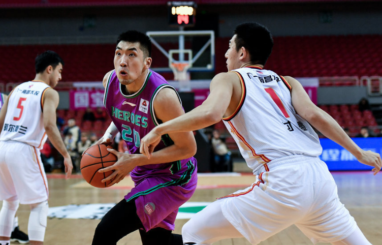 魔术逆转深圳队,王哲林扛起全队 魔术逆转深圳队,王哲林扛起全队