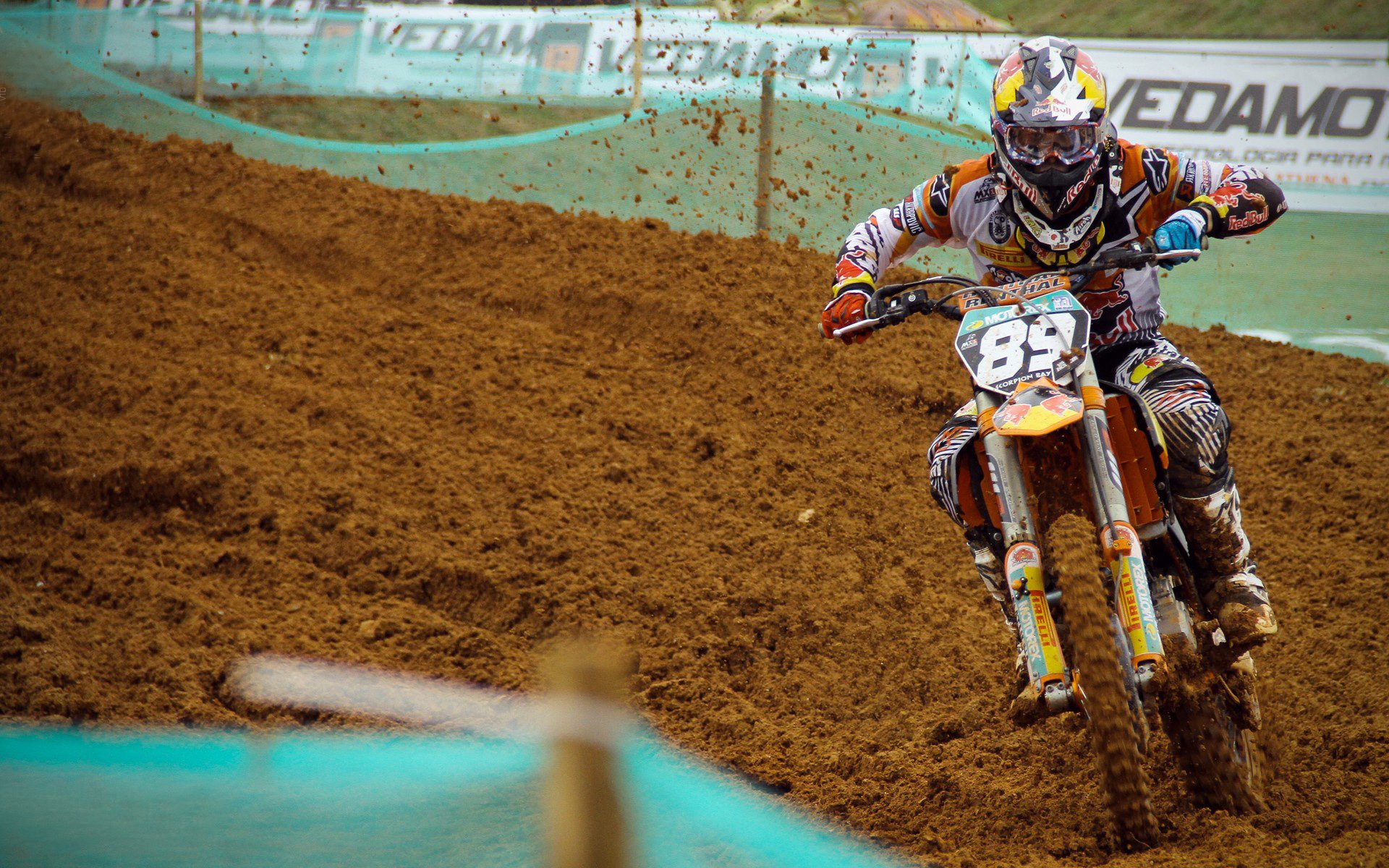 开云体育登录-年度焦点之战，巴雷拉一剑封喉，中场魔法师照亮巅峰对决