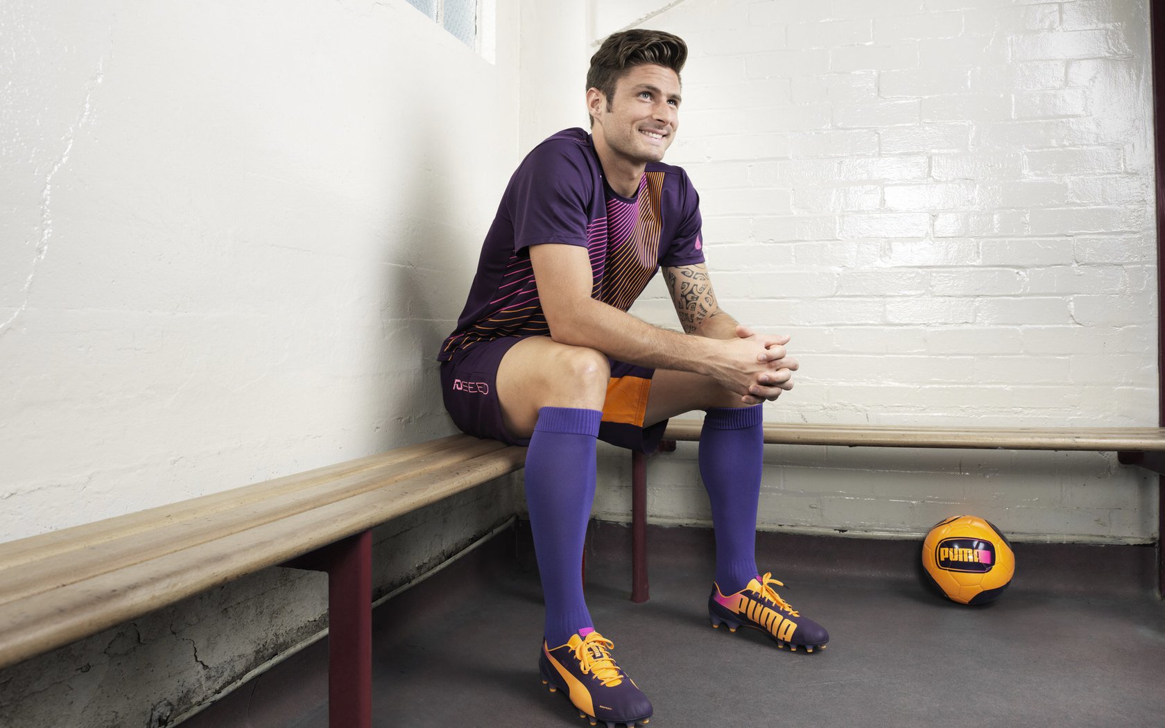 红土称王,硬地燎原—阿尔卡拉斯用法网式激情点燃年终盛宴