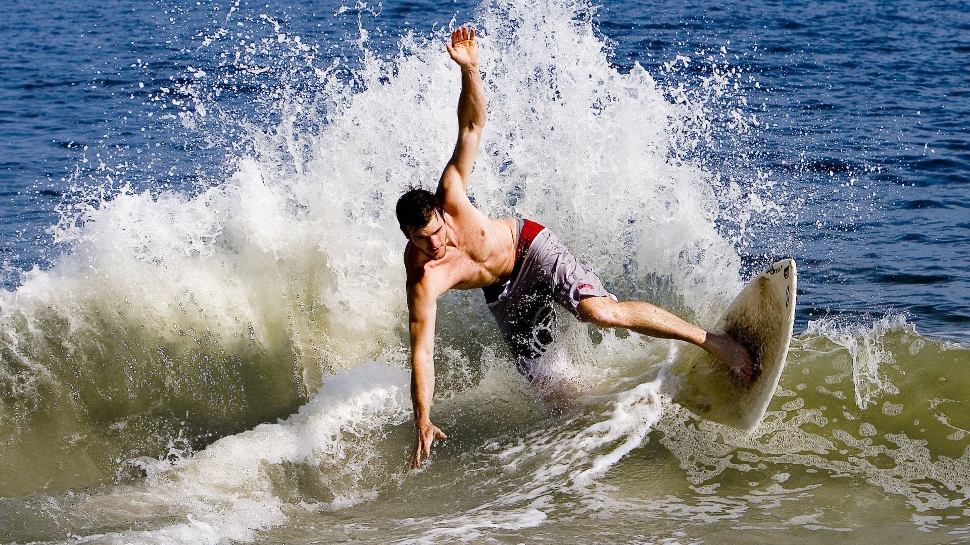 擎天白玉柱!恩比德制霸攻防导演17分大逆转,江苏队创造翻盘奇迹